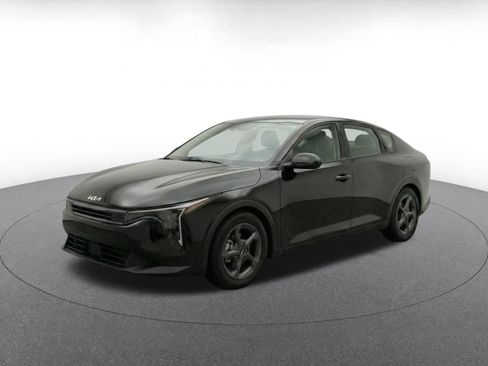 Used 2025 Kia K4 FWD image 3