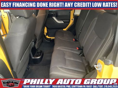 Used 2015 Jeep Wrangler Unlimited Rubicon w/ Max Tow Package AWD/4WD image 13