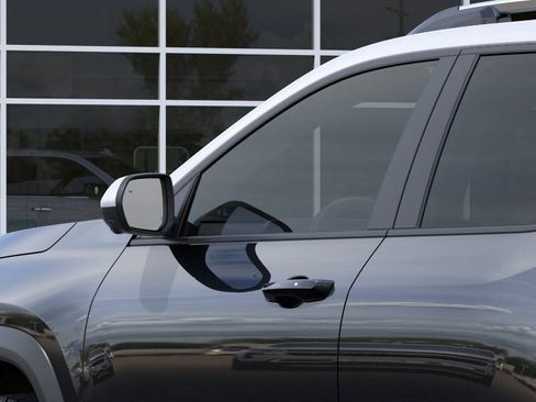 New 2026 Chevrolet Equinox LT w/ Convenience Package II FWD image 12