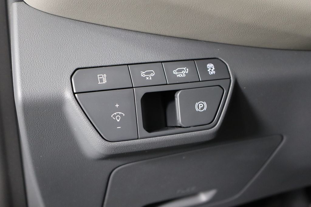 Used 2024 Kia EV9 Wind AWD/4WD image 23