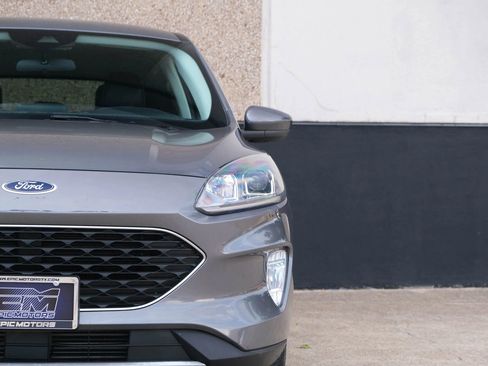 Used 2022 Ford Escape SEL image 3