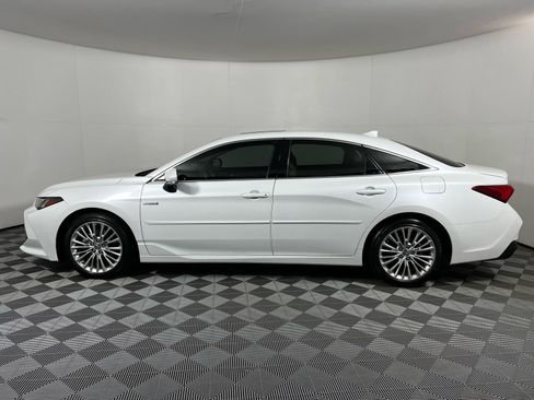 Certified 2020 Toyota Avalon Limited w/ Advanced Safety Package image 8