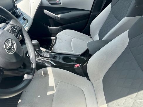 Used 2022 Toyota Corolla LE FWD image 5