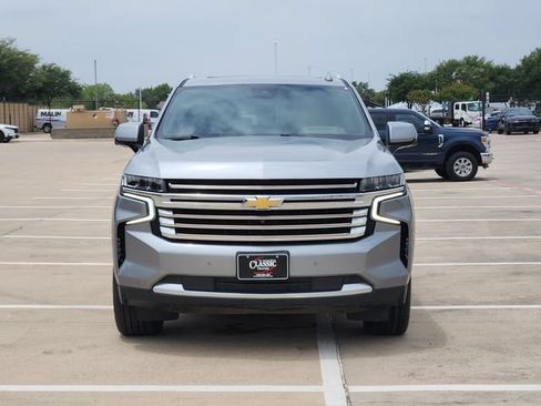 Used 2024 Chevrolet Suburban High Country w/ Premium Package AWD/4WD image 10