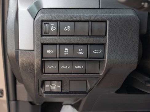 New 2026 Toyota Tacoma TRD Off-Road AWD/4WD image 11