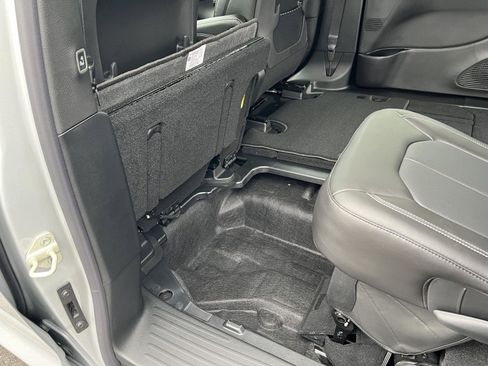 New 2026 Chrysler Voyager LX image 28