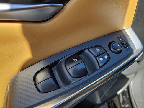 Used 2020 Nissan Sentra SV w/ SV Premium Package FWD image 6