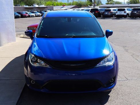 Used 2020 Chrysler Pacifica Touring w/ S Appearance Package FWD image 15