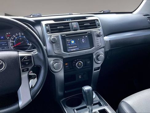 Used 2016 Toyota 4Runner 4WD image 9