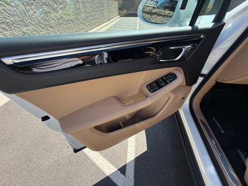 Certified 2026 Porsche Macan Turbo AWD/4WD image 21