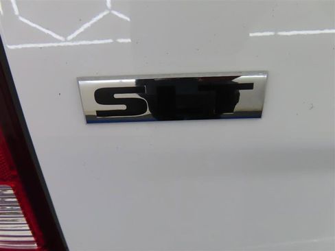 Used 2024 RAM 1500 Classic SLT AWD/4WD image 9