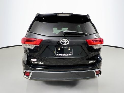 Used 2017 Toyota Highlander Limited FWD image 6