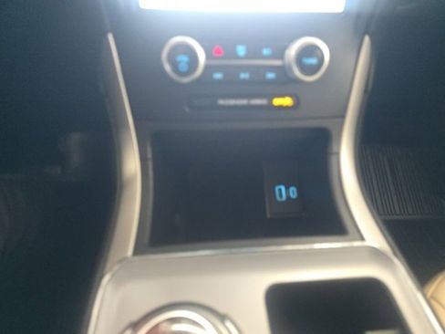 Used 2021 Ford Edge SEL w/ Convenience Package image 22