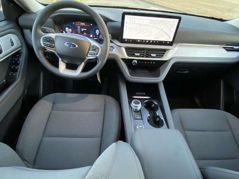 New 2025 Ford Explorer Active RWD image 14