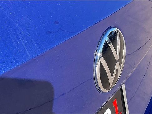 Used 2024 Volkswagen Taos SE image 30