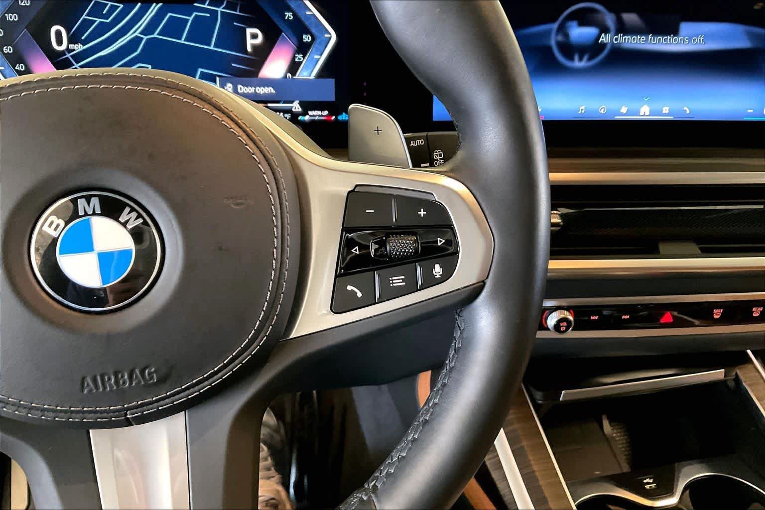 Used 2024 BMW X7 xDrive40i w/ M Sport Package AWD/4WD image 23