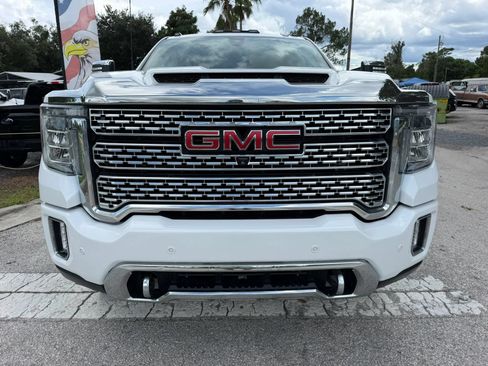 Used 2022 GMC Sierra 3500 Denali w/ Denali Ultimate Package AWD/4WD image 2
