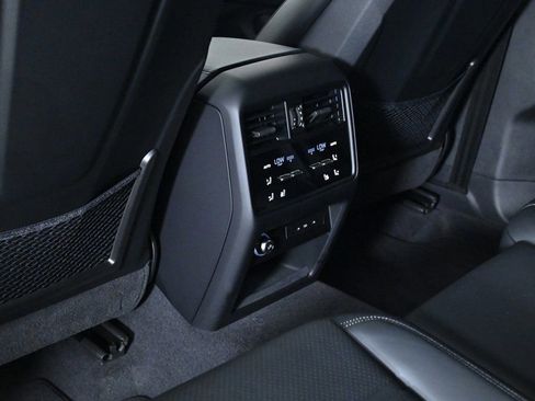 Certified 2025 Porsche Cayenne E-Hybrid Coupe image 21