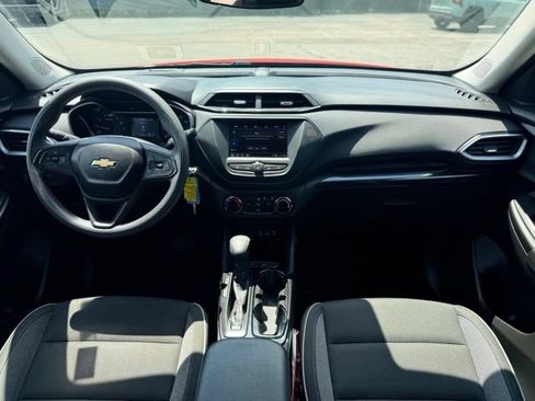 Used 2021 Chevrolet TrailBlazer LS FWD image 18