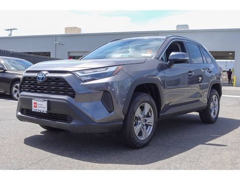 Certified 2024 Toyota RAV4 LE AWD/4WD image 7
