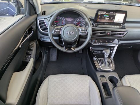Used 2021 Kia Seltos SX AWD/4WD image 16
