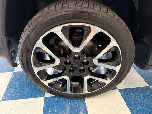 Used 2018 Jeep Compass Limited w/ Navigation Group AWD/4WD image 23