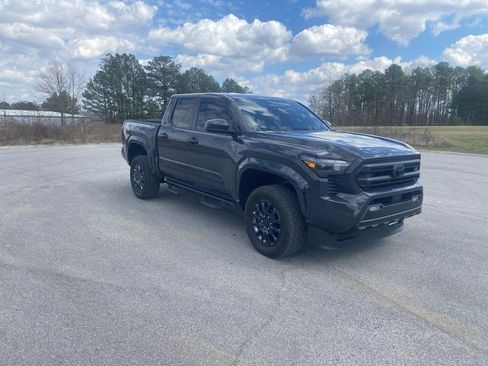 Used 2024 Toyota Tacoma SR5 image 7