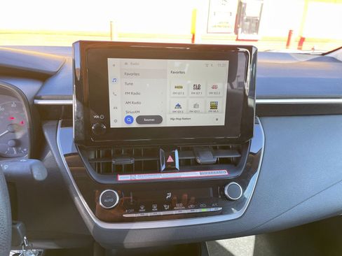 Used 2025 Toyota Corolla LE image 18