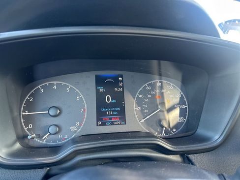 Used 2025 Toyota Corolla LE image 23