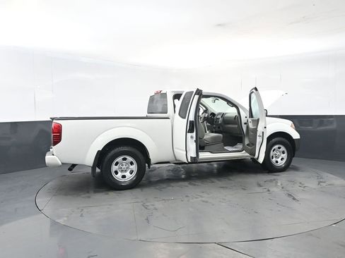 Used 2020 Nissan Frontier S image 29