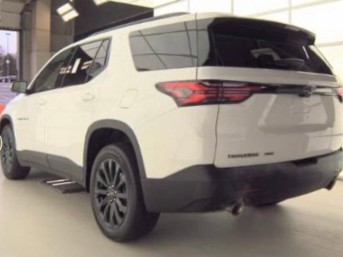 Used 2023 Chevrolet Traverse RS image 8