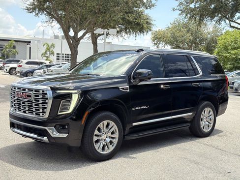 Used 2025 GMC Yukon Denali RWD image 7