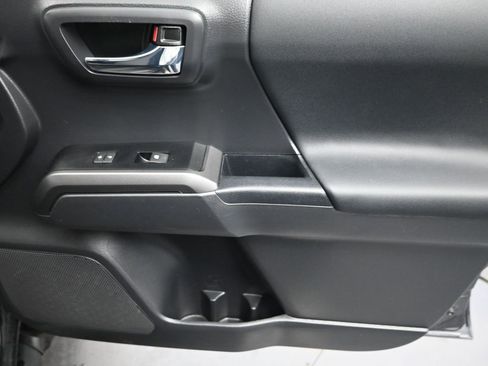 Used 2023 Toyota Tacoma TRD Off-Road image 28