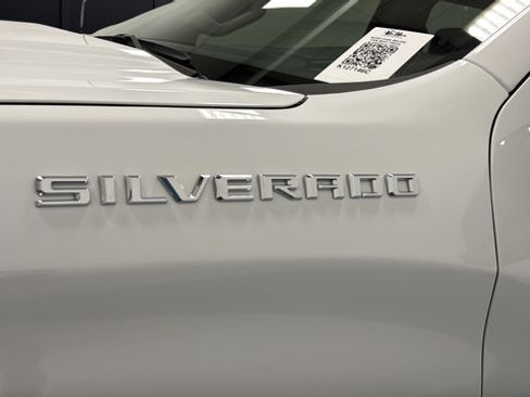 Used 2025 Chevrolet Silverado 1500 LT w/ Work Truck Package AWD/4WD image 38