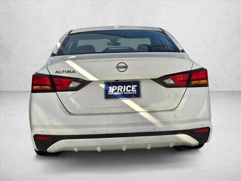 Used 2025 Nissan Altima 2.5 SV image 6