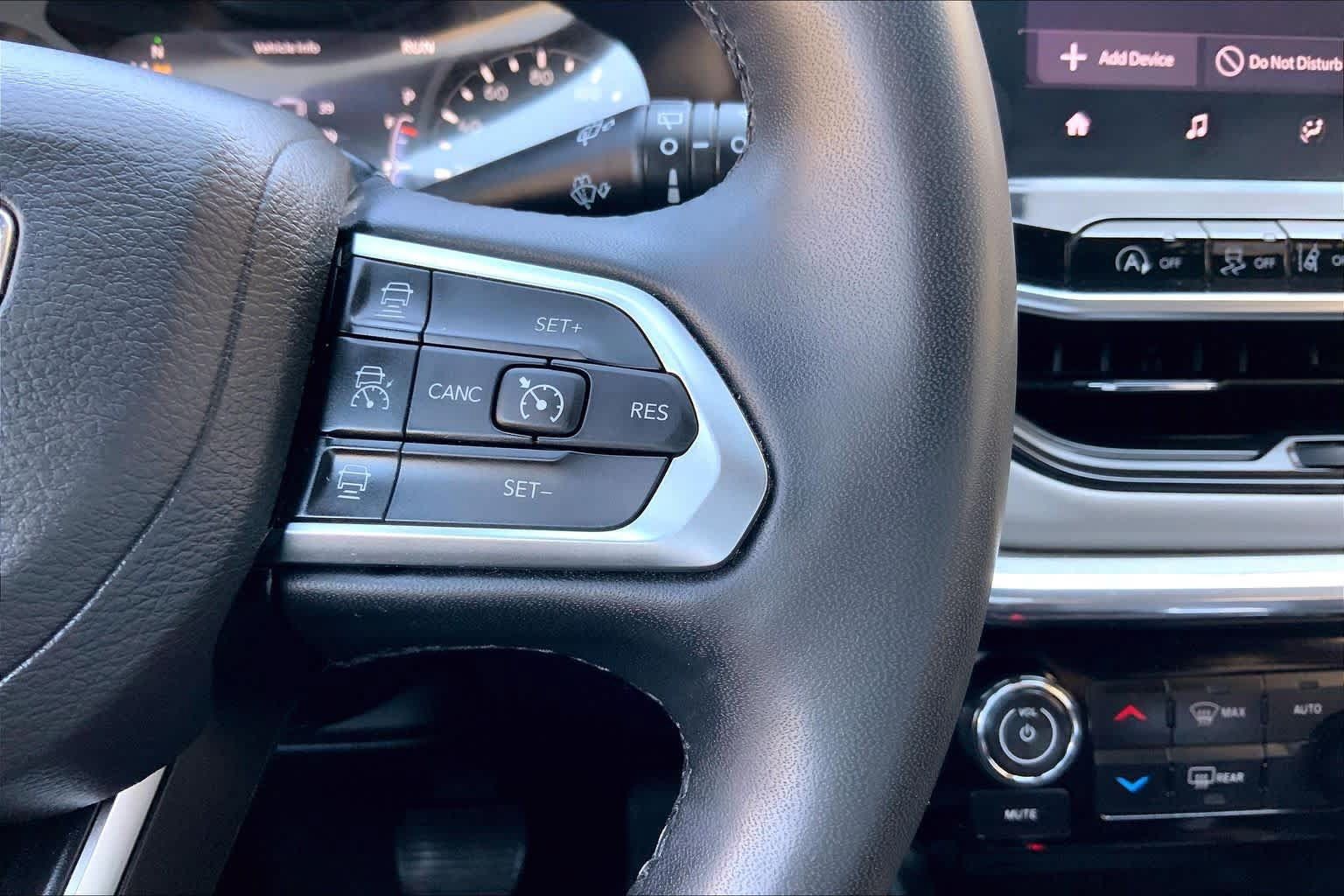Used 2024 Jeep Compass Limited AWD/4WD image 25