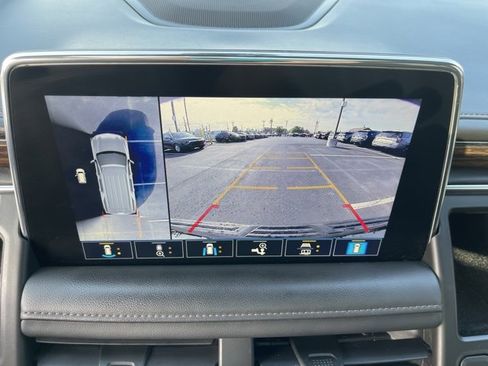 Used 2021 Chevrolet Suburban High Country image 21