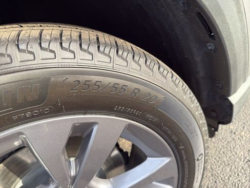 New 2026 Ford Explorer Active w/ Active Comfort Package image 12