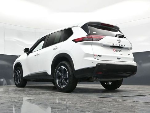 Used 2025 Nissan Rogue SV AWD/4WD image 56