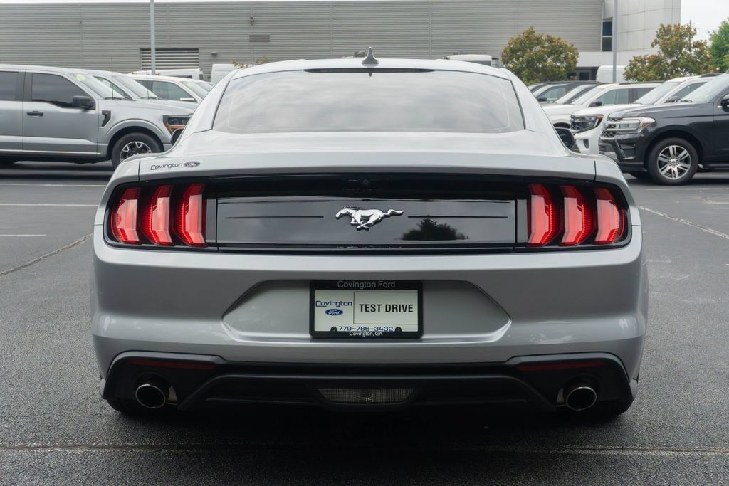 Used 2022 Ford Mustang Coupe RWD image 8