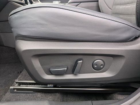 New 2026 Mitsubishi Outlander SE image 14