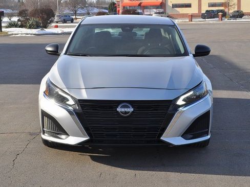 Used 2024 Nissan Altima 2.5 SV image 8