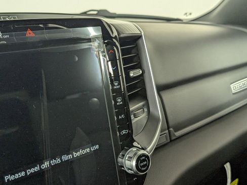New 2026 RAM 1500 4x4 Crew Cab image 21