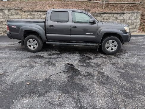 Used 2012 Toyota Tacoma 4x4 Double Cab image 2