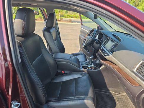 Certified 2019 Toyota Highlander Limited Platinum AWD/4WD image 13