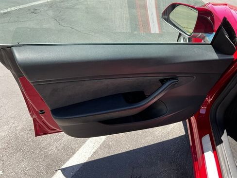 Used 2018 Tesla Model 3 Long Range RWD image 18