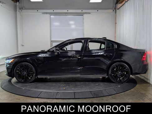 Used 2022 Volvo S60 T8 R-Design w/ Advanced Package image 5