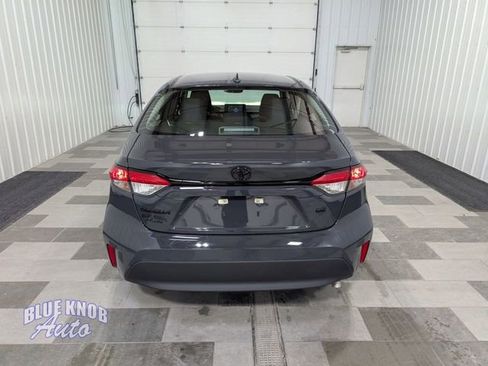 Used 2025 Toyota Corolla LE w/ LE Premium Package image 3