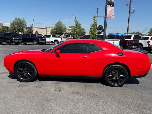 Used 2020 Dodge Challenger SXT w/ Blacktop Package RWD image 8