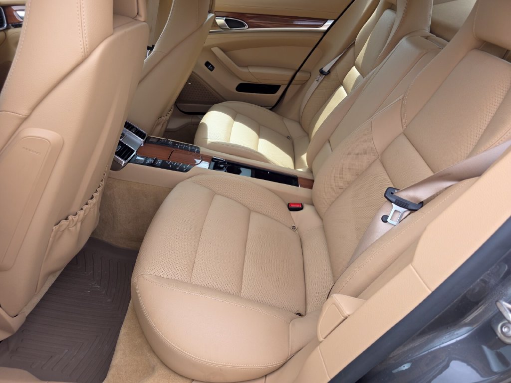 Used 2014 Porsche Panamera 4 AWD/4WD image 22